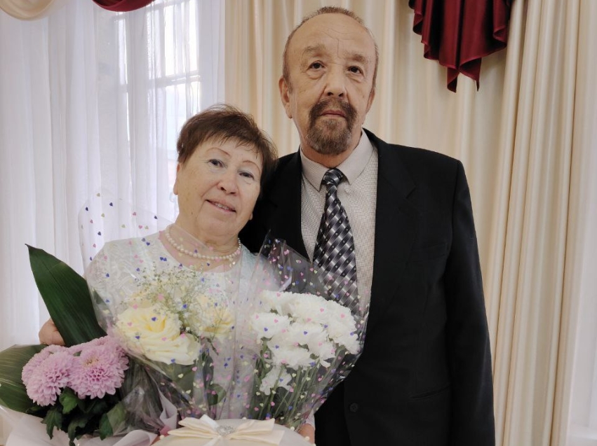 Вместе рука об руку: юбиляры из Читы отметили 50 лет брака